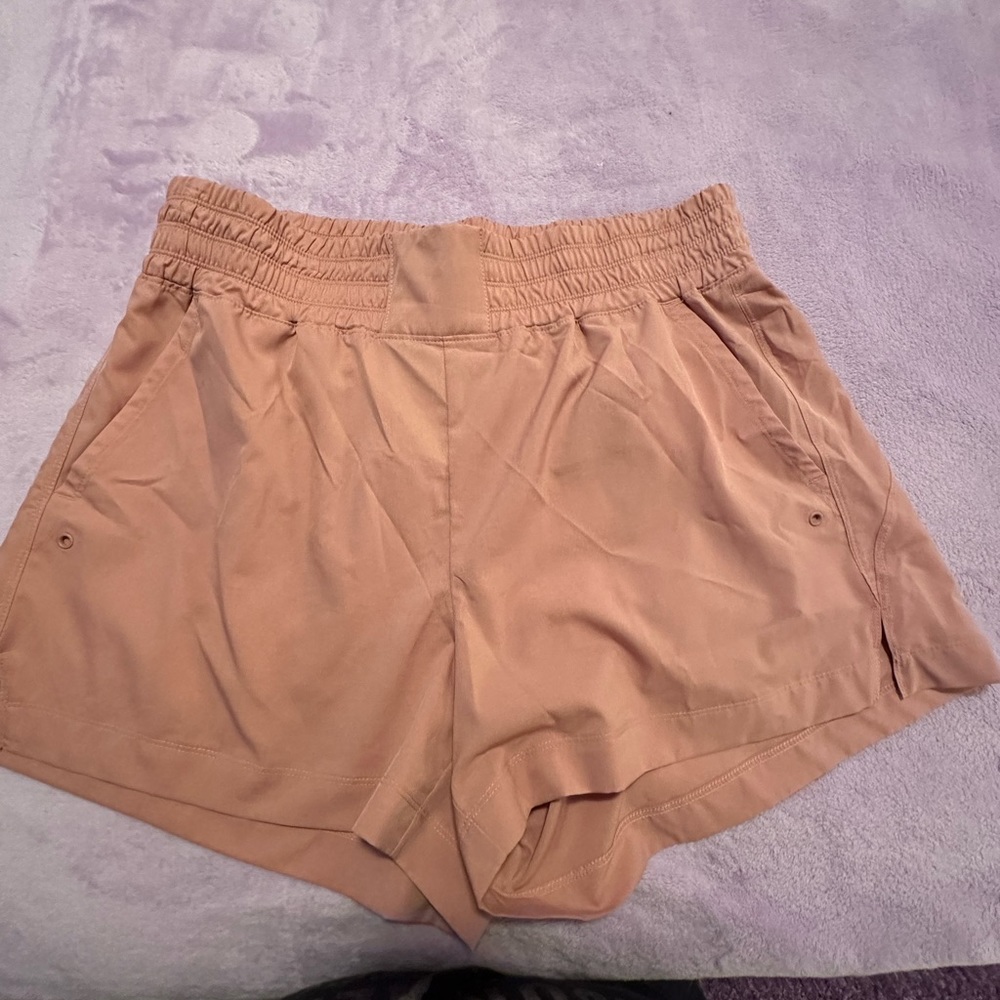 Women’s Old Navy Lightweight Shorts “Dry Quick” style Size L